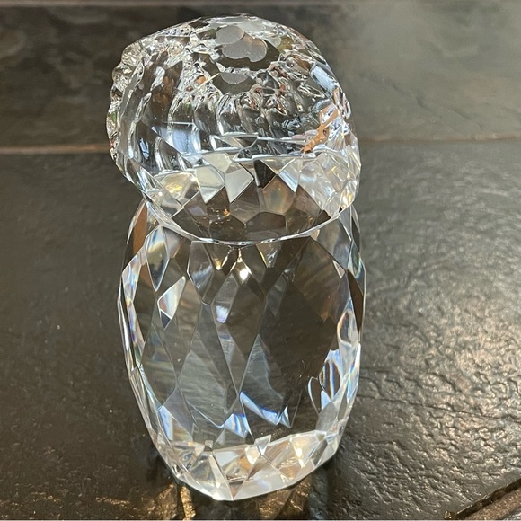 Oleg Cassini Crystal Owl with Green eyes. Paperweight - Picture 6 of 11